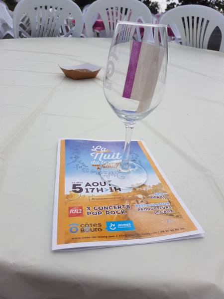 La nuit du Terroir à Bourg : ticket bientôt transformé en un verre de vin