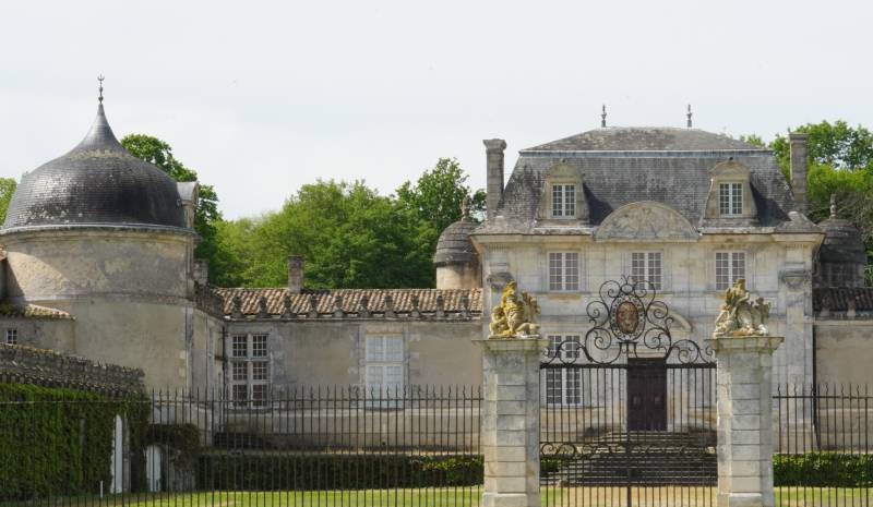 Photo 1 - XVIIIe sc : Château de Malle
