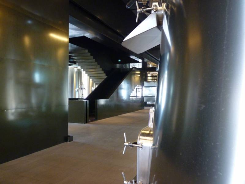 Photo 7 - XXIe sc : le cuvier du Château Pédesclaux (Architecte : Wilmotte)